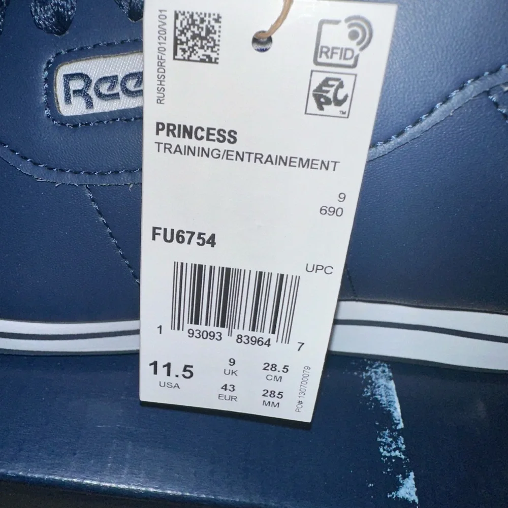 NEW Women’s Reebok shoes 👟 - Picture 3 of 6